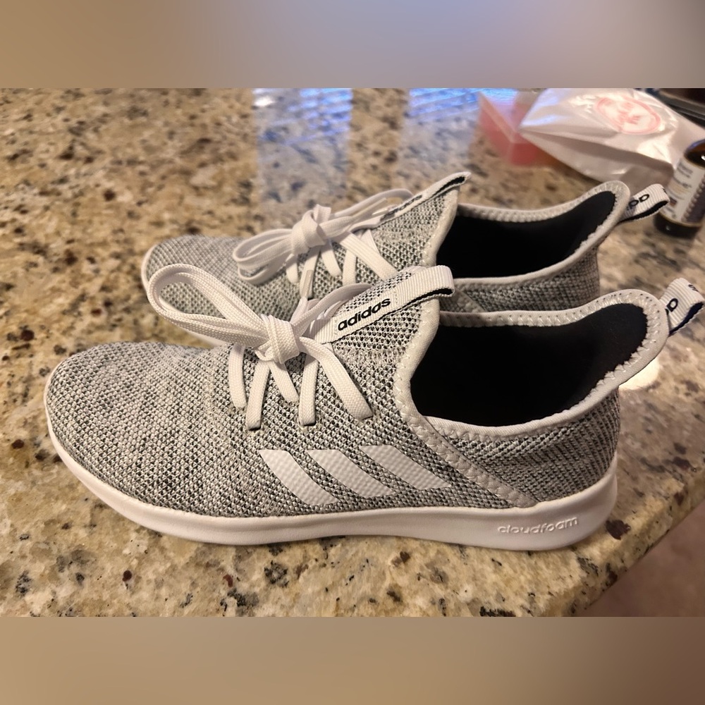 Adidas Ladies Cloudfoam Pure - Size 7.5 - Worn 1x!!!
